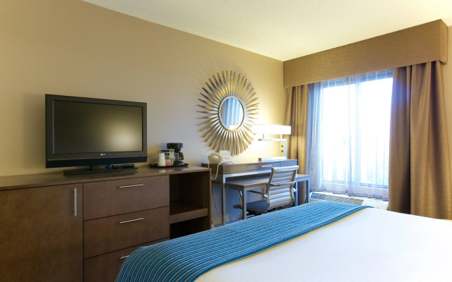 Holiday Inn Express Fargo-West Acres by IHG