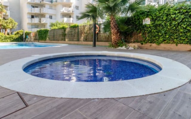 Apartment with 2 Bedrooms in Roses, with Pool Access, Enclosed Garden And Wifi - 2 Km From the Beach