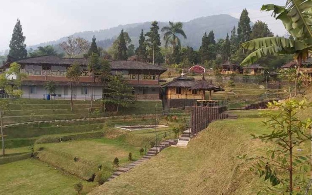 Ujung Rimba Camp – Outside – Cisarua