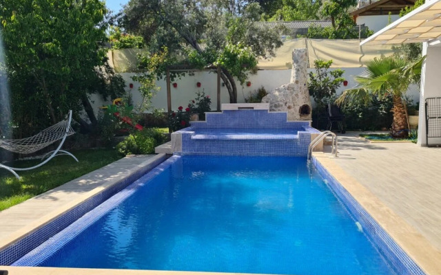 Villa With Jacuzzi Pool and Backyard in Kalkan