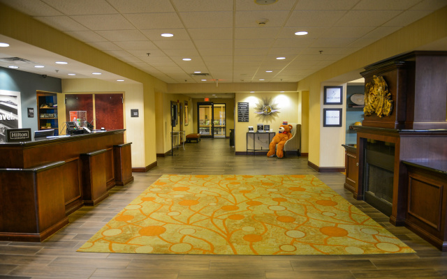 Hampton Inn & Suites-Knoxville/North I-75