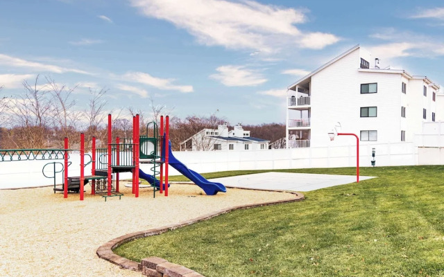 Panoramic Sunset Escape Waterfront Condo for 7!