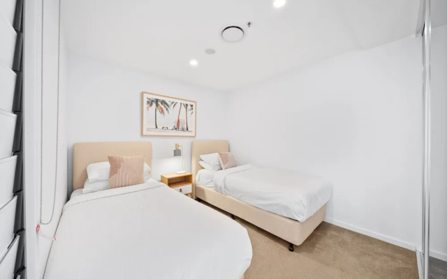 Stylish 2-bed Apartment in Canberra CBD – Guest Rooms – Canberra