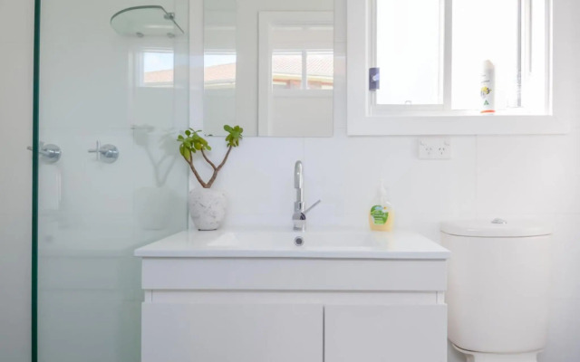 BOMBORA Gerroa 4pm check out Sundays