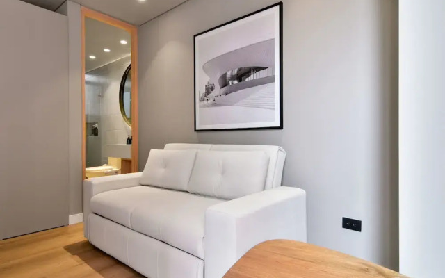 w Illustrious 1BR w/ Great Balcony in Unicentro