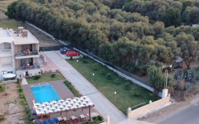 Niovi Seaside Suites