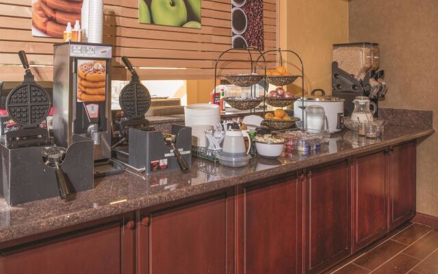 Best Western Plus Parkway Inn