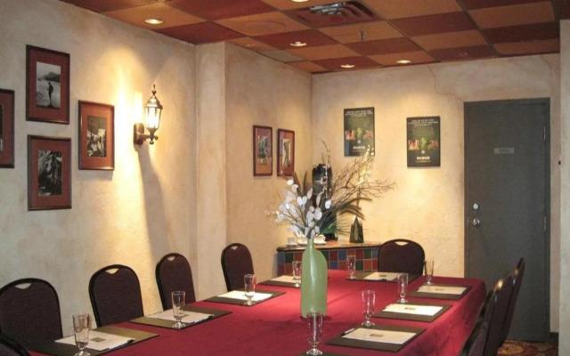 Quality Hotel & Suites Montreal East