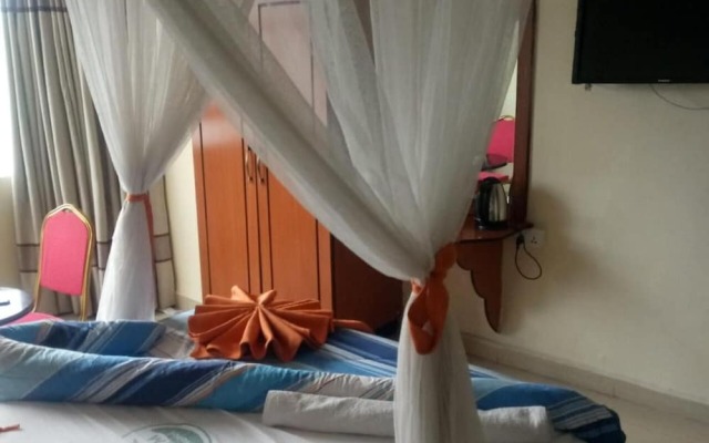 Royal Palm Hotel And Suites