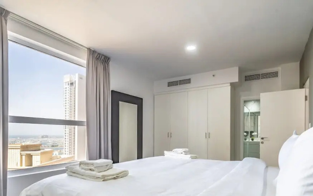 Luxury Waterfront Apartment with Beach Access
