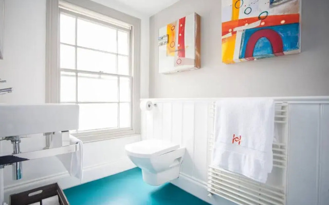 Higgihaus 46 Sleeps 5  Monday - Friday