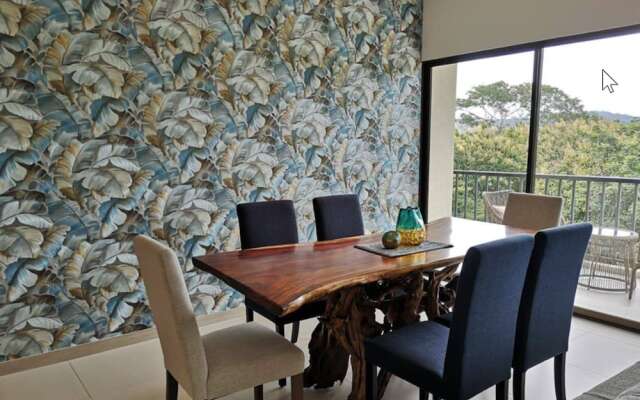 Lovely Mountain View Apartment