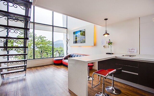 Tongyeong Mari Joa Pension