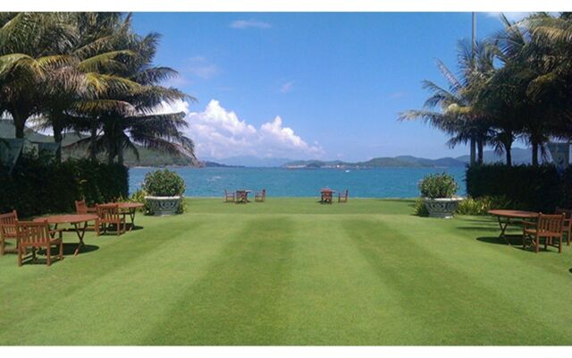 Diamond Bay Golf & Villas