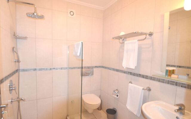 Hotel Cachet Adults Only