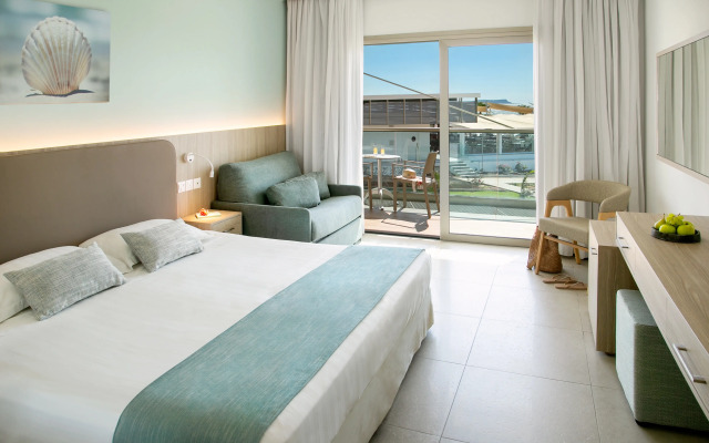 Asterias Beach Hotel