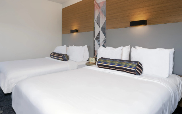 Aloft Jacksonville Airport