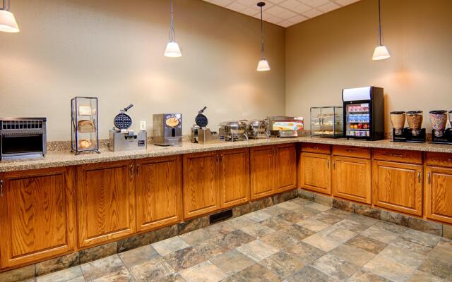 Norwood Inn & Suites