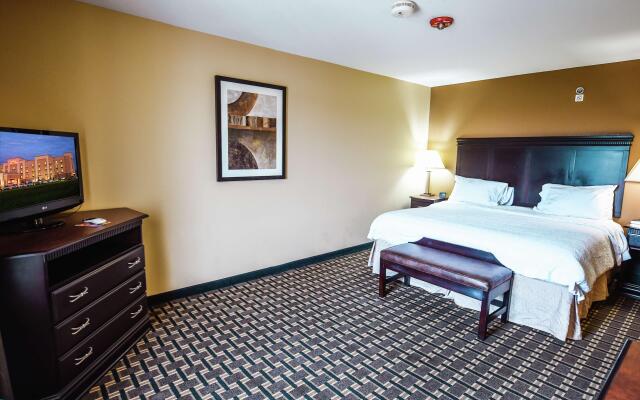 Hampton Inn and Suites Pine Bluff