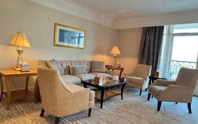 Premium SA at 4 Seasons Hotel