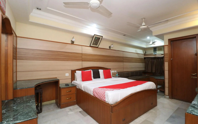 Collection O 3504 Vivek International Hotel