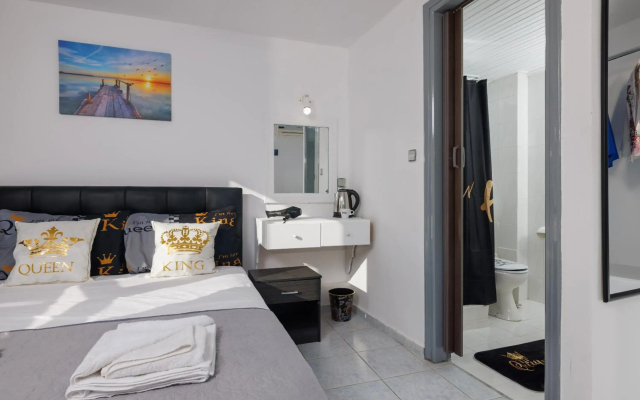 Aquarius Apartments