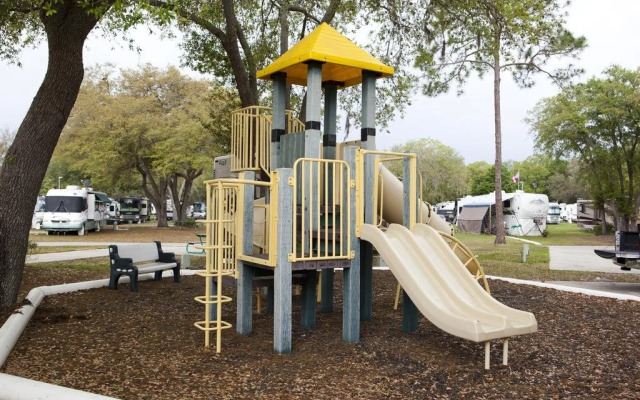 Tampa East RV Resort- Campground