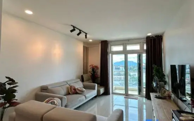 Riverine sapphire apartment