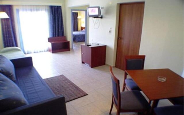 Theodorou Beach Hotel Apartments