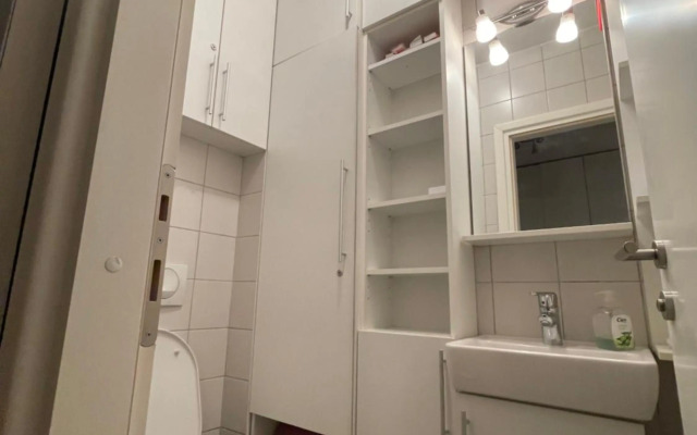 Large Modern Flat with Balcony - Lake Jarun