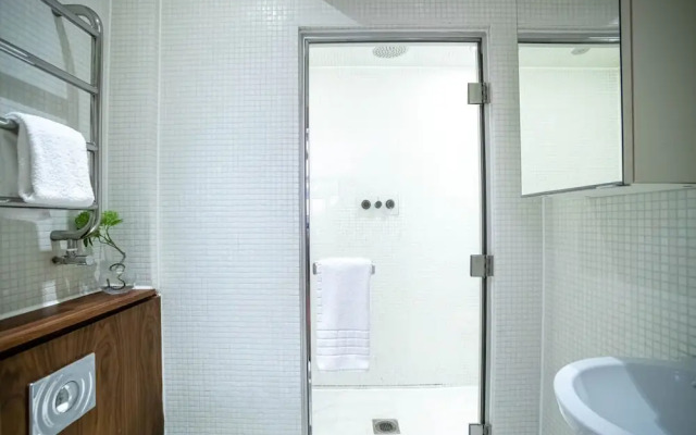 Huge 4BR Home near Liverpool St Station