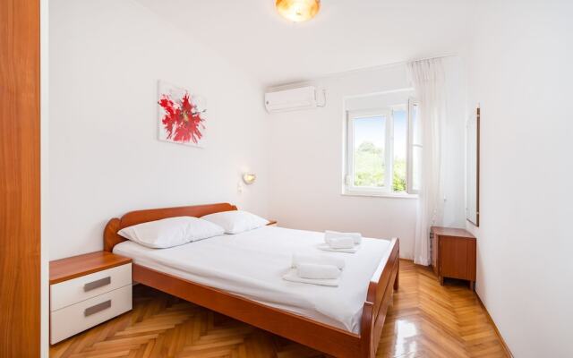 Room in Guest Room - Private Room Near Center 6