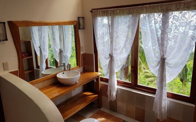 Cangdoki Resort and DIve Camp