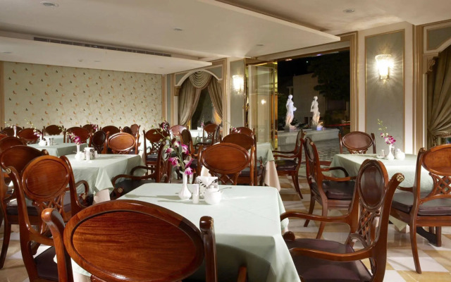 Grand Pleasure Spring Hotel