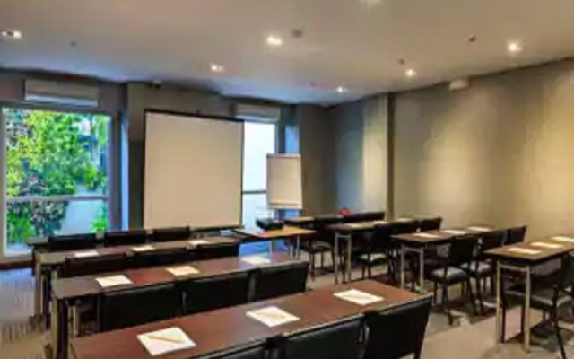 Microtel by Wyndham Acropolis