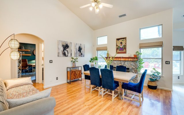 Sacramento Home w/ Fire Pit: 15 Mi to Downtown!