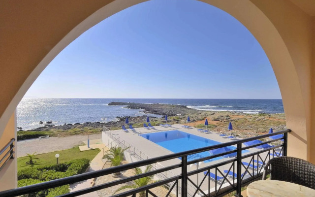Nanakis Beach Hotel