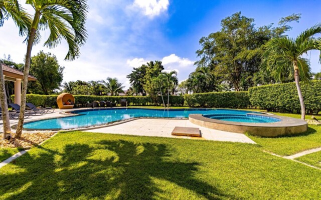 Luxury 6 Bed Mansion - CAS