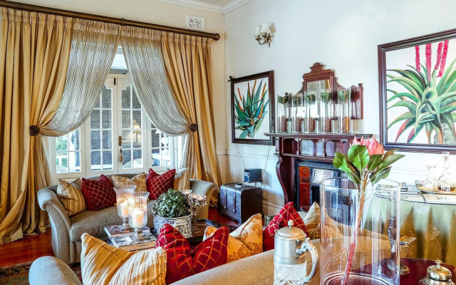 Goble Palms Guest Lodge & Urban Retreat