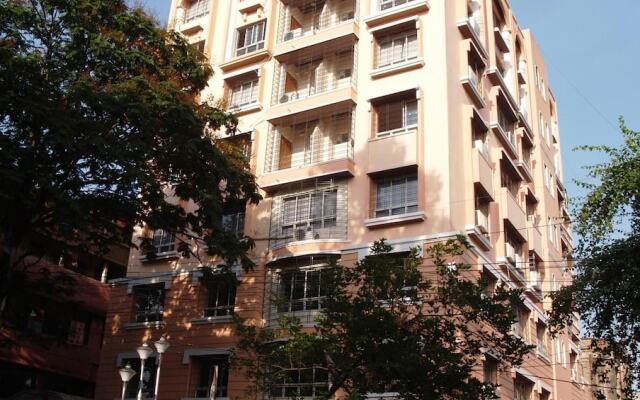 Malik Court by OYO Rooms