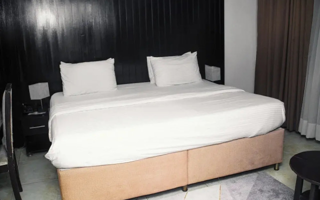 Royal Crest hotel and suite
