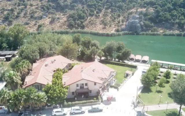 Riverside Houses