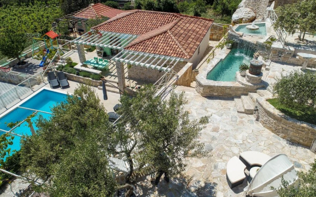 The Hidden Treasure Village - 3 Villas