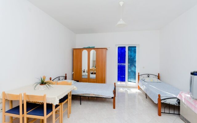 Apartments Danilo