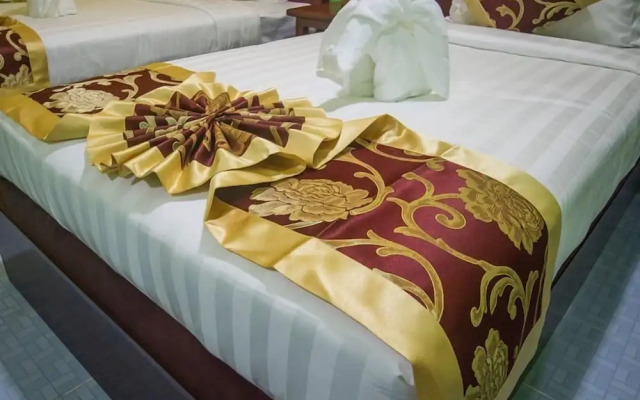 Golden Gum-Kino Hotel Mandalay