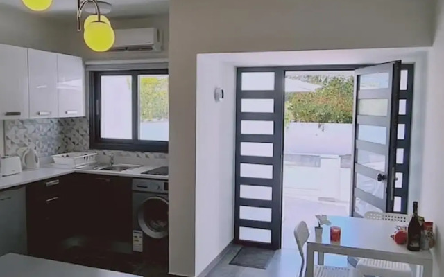 14 AN - 113 Nissi Twins Apartment