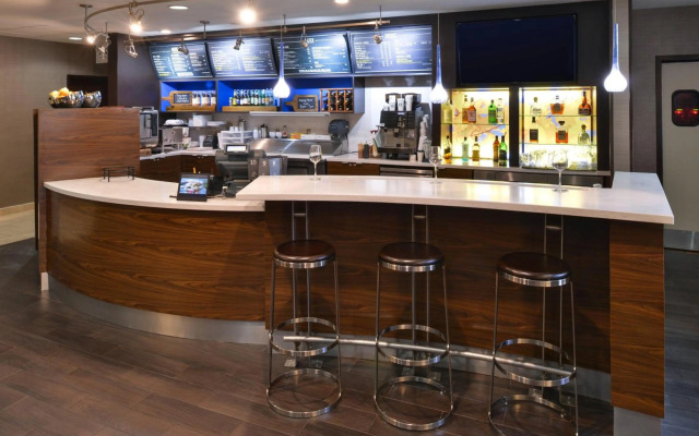 Courtyard Suwanee by Marriott