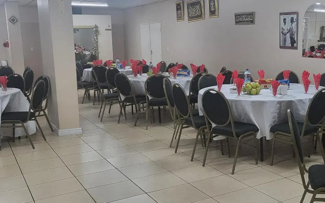 Shalimar Gardens Hotel