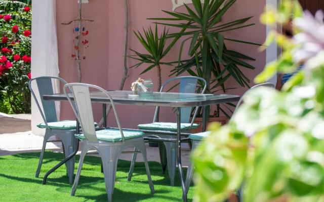 Doras Beach Bungalow B