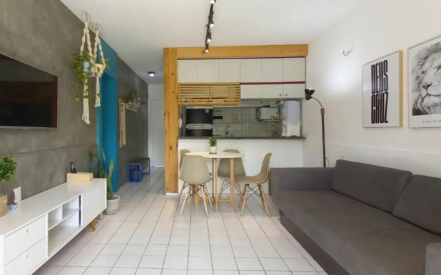 Apto 1 QT - Praia - Piscina - Wi-Fi - Ar Cond.